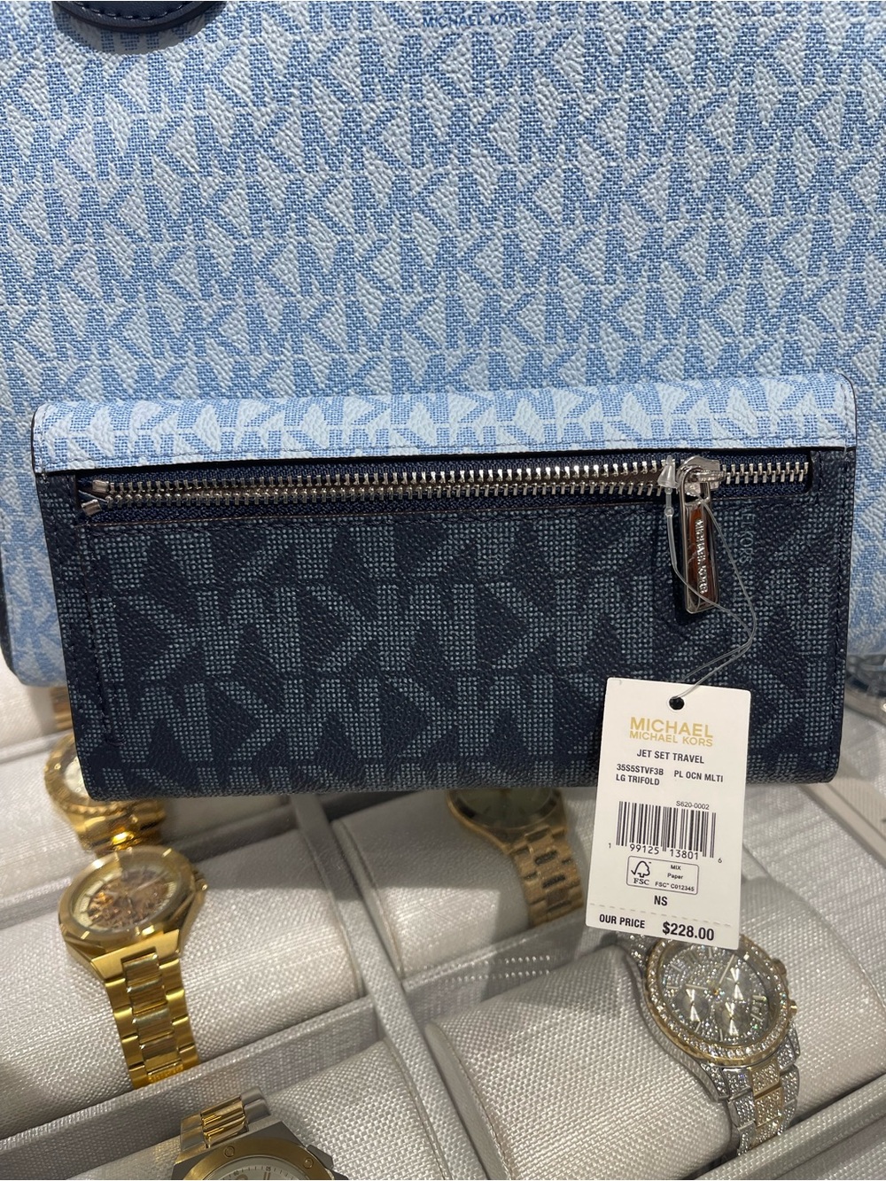 Michael Kors Jet Set Trvl Signature Logo Tri-Fold Wallet Trifold 
Pale Ocean
NWT - Picture 11 of 16